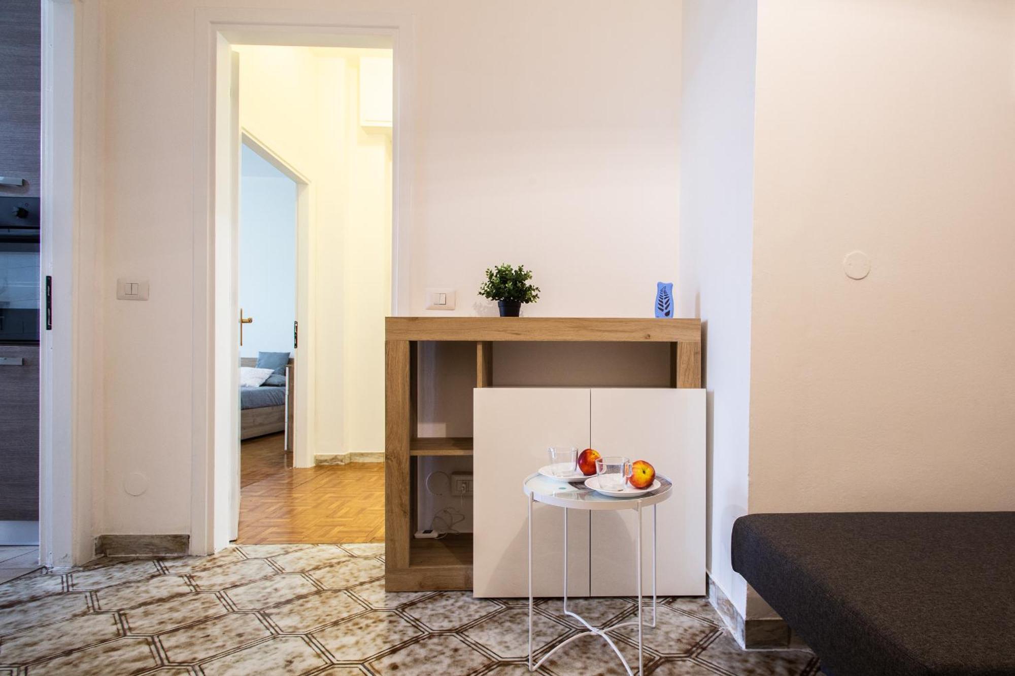 Milano-Linate Suite Self Check In & Free Parking Kültér fotó